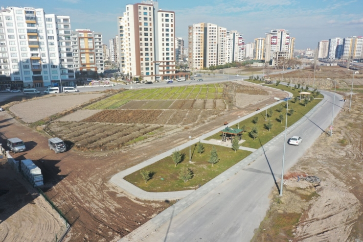 BAŞKAN ÇOLAKBAYRAKDAR, “KİŞİ BAŞINA DÜŞEN 18 METREKARE YEŞİL ALAN İLE REKORU YENİLEYECEĞİZ”