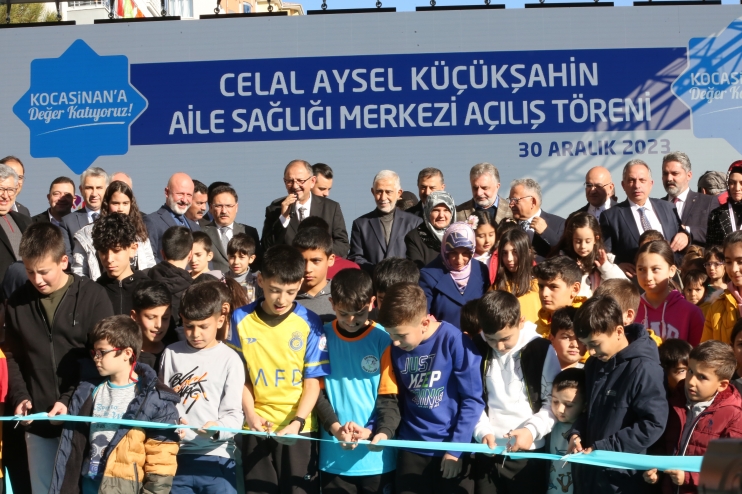 VATANDAŞLARDAN BAŞKAN ÇOLAKBAYRAKDAR’A KAYSERİ’DE İLK VE TEK OLAN ‘EĞİTİM AİLE SAĞLIK MERKEZİ’ TEŞEKKÜRÜ