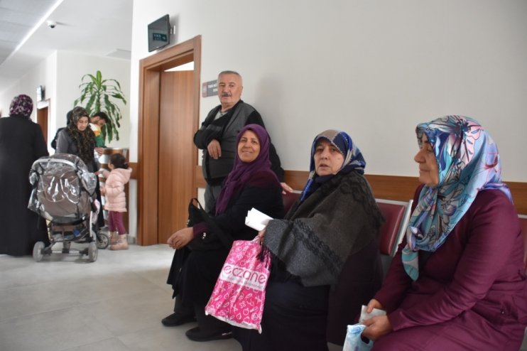 VATANDAŞLARDAN BAŞKAN ÇOLAKBAYRAKDAR’A KAYSERİ’DE İLK VE TEK OLAN ‘EĞİTİM AİLE SAĞLIK MERKEZİ’ TEŞEKKÜRÜ