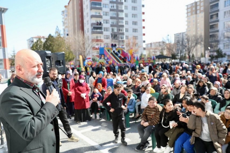 BAŞKAN ÇOLAKBAYRAKDAR, “ÇOCUKLARIMIZIN HEM YÜZÜNÜ GÜLDÜRÜYORUZ HEM DE GELECEĞE HAZIRLIYORUZ”