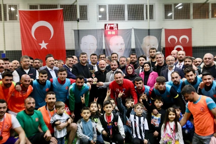 BAŞKAN ÇOLAKBAYRAKDAR, ‘BÖLGELER ARASI FUTBOL TURNUVASI’NIN FİNAL MAÇINI İZLEDİ