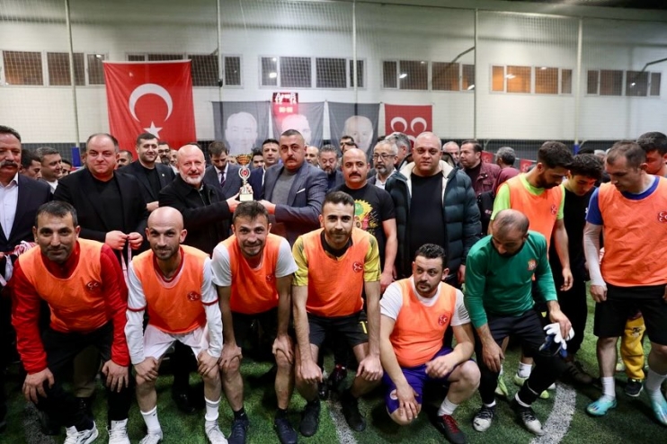 BAŞKAN ÇOLAKBAYRAKDAR, ‘BÖLGELER ARASI FUTBOL TURNUVASI’NIN FİNAL MAÇINI İZLEDİ