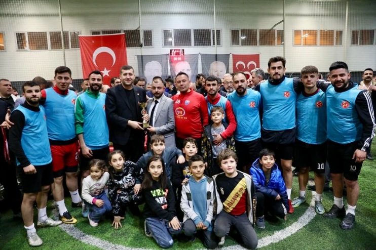 BAŞKAN ÇOLAKBAYRAKDAR, ‘BÖLGELER ARASI FUTBOL TURNUVASI’NIN FİNAL MAÇINI İZLEDİ
