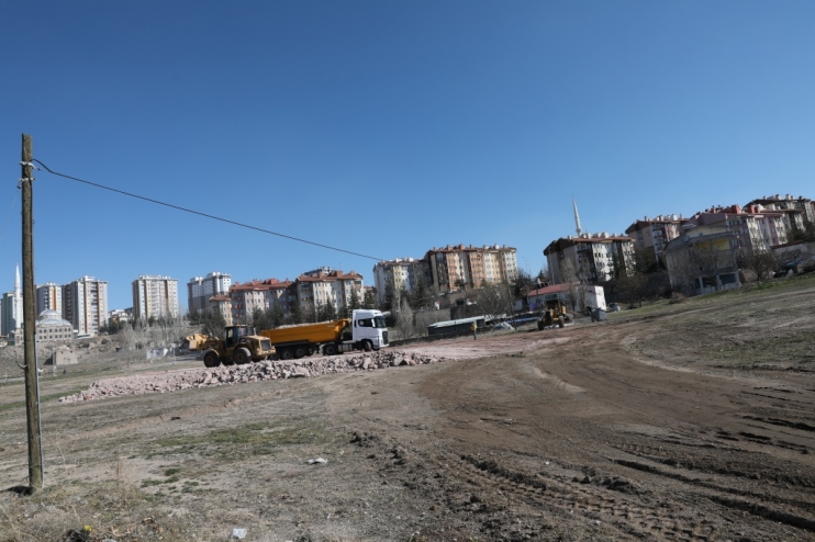 KOCASİNAN’DA GENÇLER VE ÇOCUKLAR İSTİYOR, BAŞKAN AMCA YAPIYOR