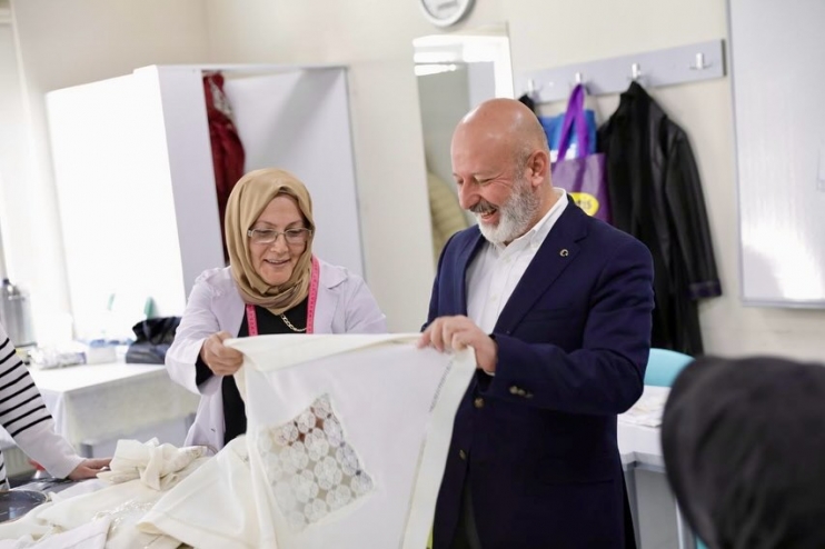 BAŞKAN ÇOLAKBAYRAKDAR, “KURSLARIMIZ, İSTİHDAMA VE AİLE EKONOMİSİNE KATKI SAĞLIYOR”