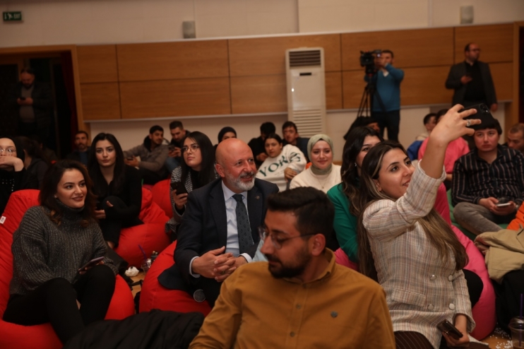 BAŞKAN ÇOLAKBAYRAKDAR, “GENÇLERİMİZ, DÜNYA’DA SES GETİRECEK ÇALIŞMALARA İMZA ATACAK”