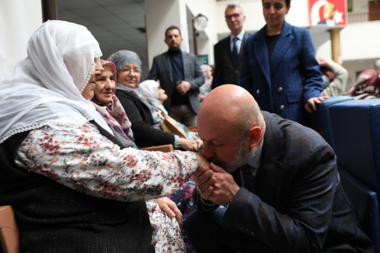BAŞKAN ÇOLAKBAYRAKDAR, KADİM BÜYÜKLERİN GÖNÜLLERİNE DOKUNDU