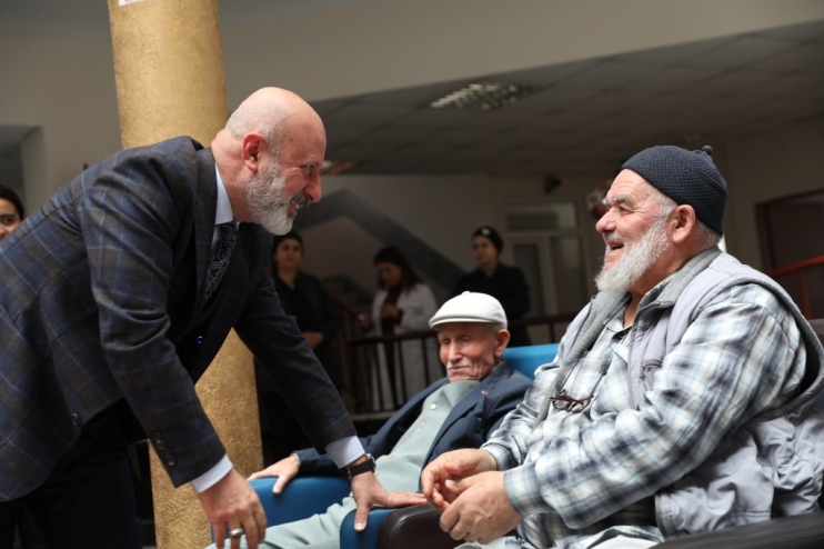 BAŞKAN ÇOLAKBAYRAKDAR, KADİM BÜYÜKLERİN GÖNÜLLERİNE DOKUNDU