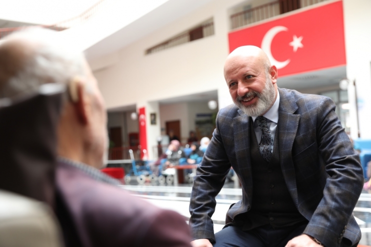 BAŞKAN ÇOLAKBAYRAKDAR, KADİM BÜYÜKLERİN GÖNÜLLERİNE DOKUNDU