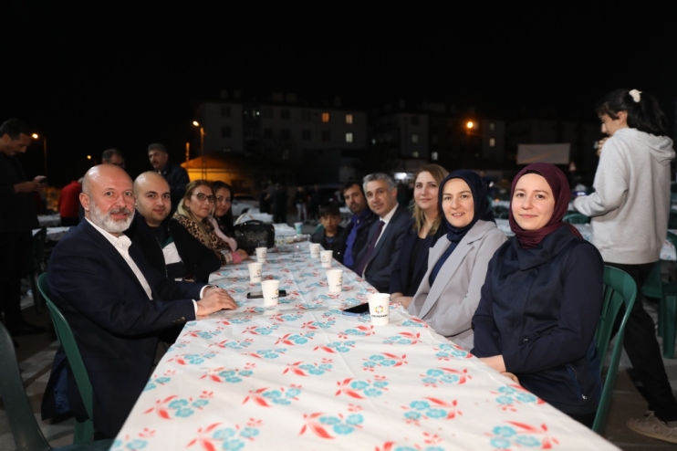 BAŞKAN ÇOLAKBAYRAKDAR, “HEMŞEHRİLERİMİZLE RAMAZAN’IN GÜZELLİKLERİNİ PAYLAŞIYORUZ”