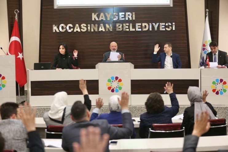 KOCASİNAN’DA SEÇİMLERDEN SONRAKİ İLK MECLİS TOPLANTISI YAPILDI
