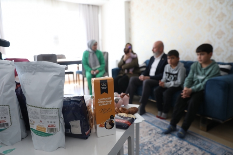 KOCASİNANDAN HER AY 225 ÇÖLYAKLIYA GLÜTENSİZ GIDA PAKETİ