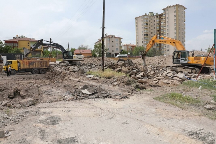 BAŞKAN ÇOLAKBAYRAKDAR, PROJE OLARAK TAAHHÜT ETTİĞİ ÇALIŞMALARA HIZLI BAŞLADI