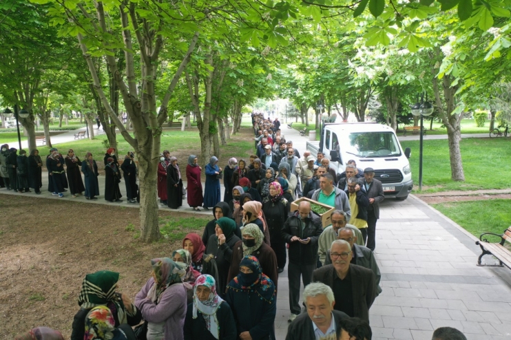 BAŞKAN ÇOLAKBAYRAKDAR’DAN ORGANİK DOMATES FİDESİ DAĞITIM ETKİNLİĞİNE DAVET
