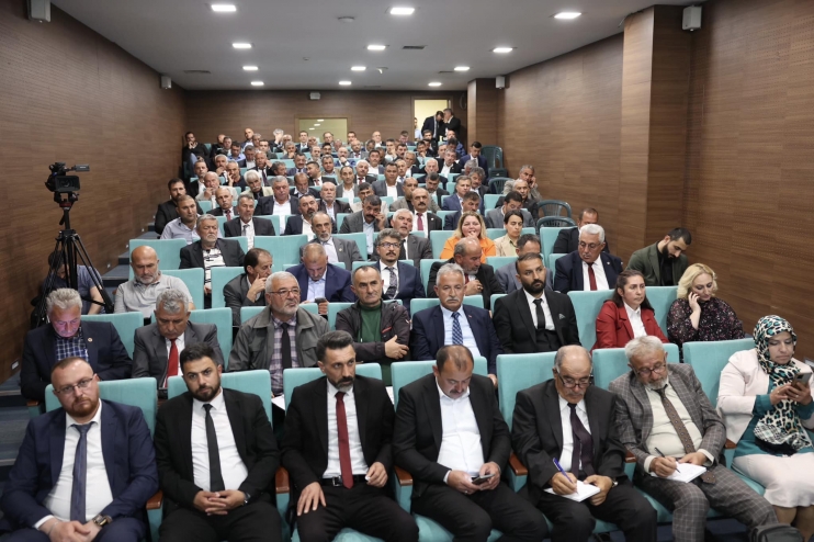 BAŞKAN ÇOLAKBAYRAKDAR, MUHTARLARLA BİR ARAYA GELDİ