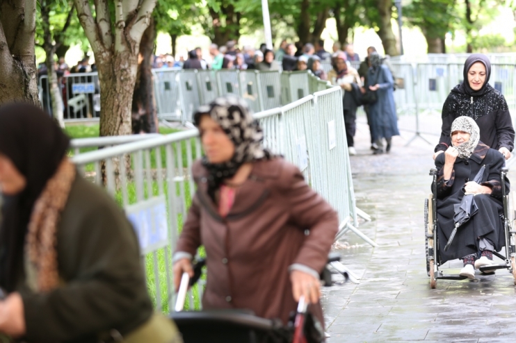 KOCASİNAN’IN ORGANİK DOMATES FİDESİNE VATANDAŞLARDAN YOĞUN İLGİ