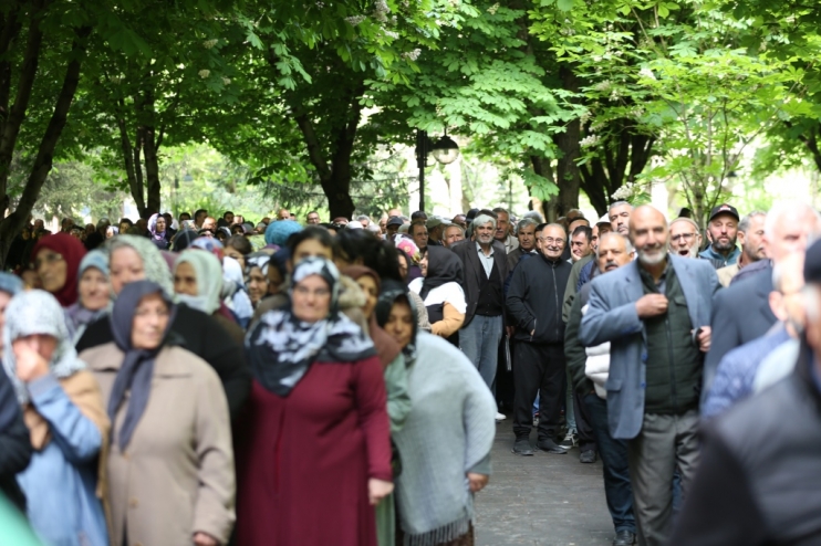 KOCASİNAN’IN ORGANİK DOMATES FİDESİNE VATANDAŞLARDAN YOĞUN İLGİ