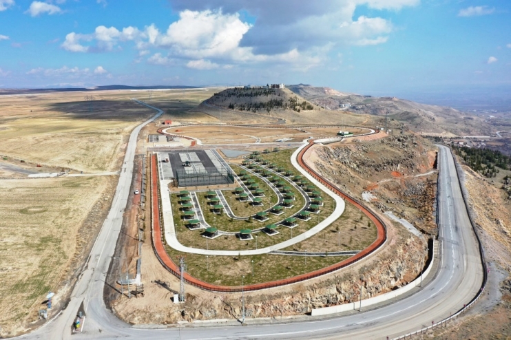 KOCASİNAN MİLLET BAHÇESİ’NDE, ERCİYES GÜNDOĞUMU BÜYÜLÜYOR