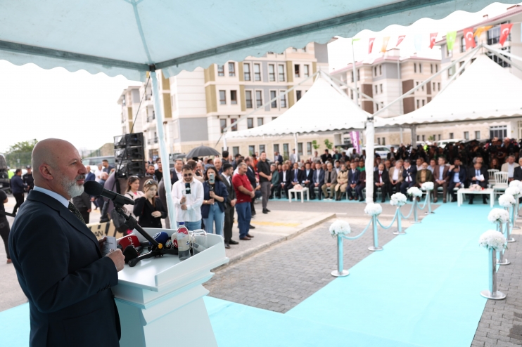 BAŞKAN ÇOLAKBAYRAKDAR, “YENİ KOCASİNAN’A YAKIŞIR BİR MAHALLE İNŞA EDİYORUZ”