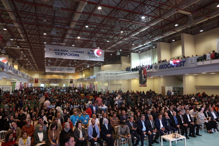 BAŞKAN ÇOLAKBAYRAKDAR, “KOCAFEST İLE TEKNOLOJİK DONANIMLI AKILLI ŞEHİRLER VE YENİ TÜRKİYE İNŞA EDECEĞİZ”