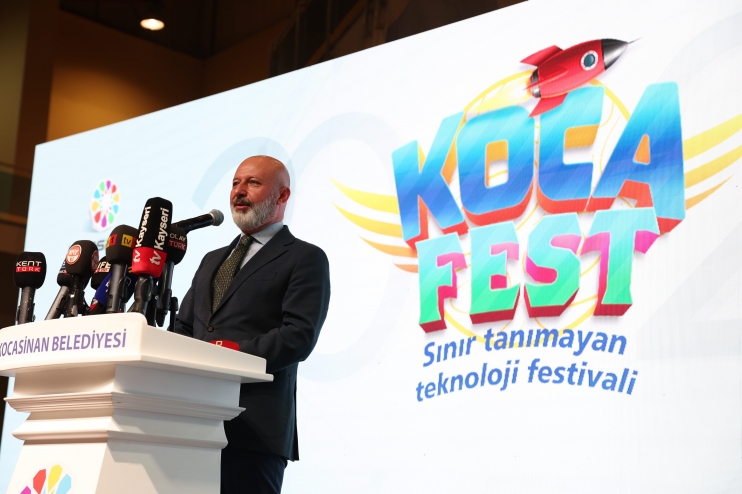 BAŞKAN ÇOLAKBAYRAKDAR, “KOCAFEST İLE TEKNOLOJİK DONANIMLI AKILLI ŞEHİRLER VE YENİ TÜRKİYE İNŞA EDECEĞİZ”
