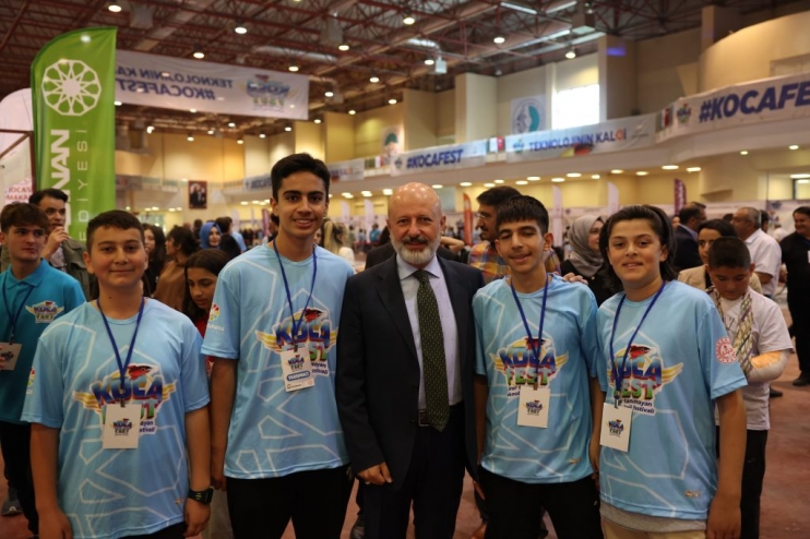 SINIR TANIMAYAN TEKNOLOJİ FESTİVALİ’NDE GENÇLERİN HAYALLERİ GERÇEKLEŞİYOR