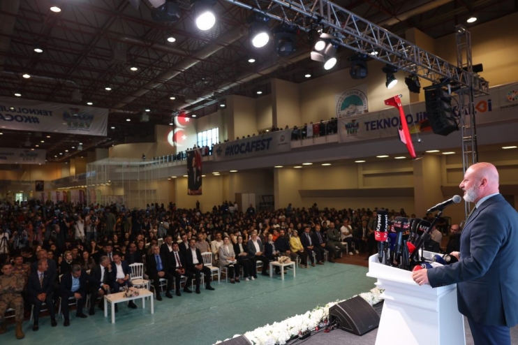 SINIR TANIMAYAN TEKNOLOJİ FESTİVALİ’NDE GENÇLERİN HAYALLERİ GERÇEKLEŞİYOR