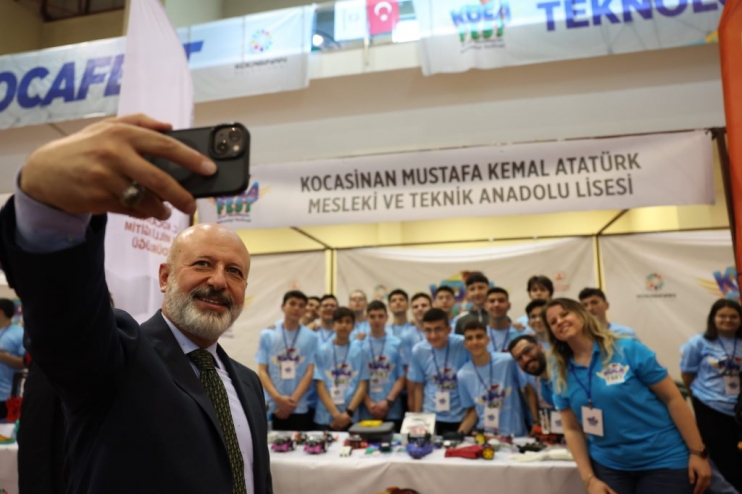 SINIR TANIMAYAN TEKNOLOJİ FESTİVALİ’NDE GENÇLERİN HAYALLERİ GERÇEKLEŞİYOR