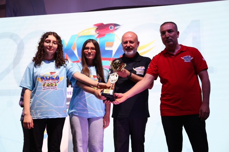BAŞKAN ÇOLAKBAYRAKDAR, “KOCAFEST İLE DİKTİĞİMİZ DİJİTAL FİDANLAR, ÜLKEMİZE BÜYÜK KATKI SAĞLAYACAK”