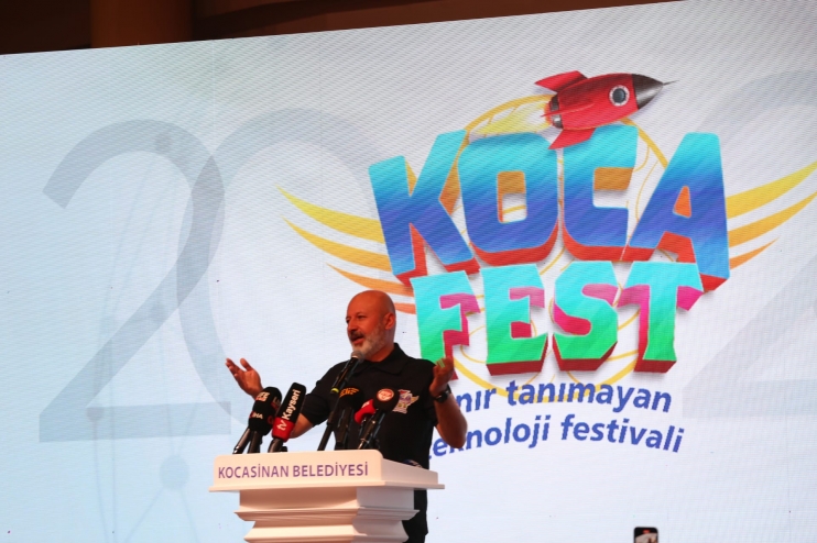 BAŞKAN ÇOLAKBAYRAKDAR, “KOCAFEST İLE DİKTİĞİMİZ DİJİTAL FİDANLAR, ÜLKEMİZE BÜYÜK KATKI SAĞLAYACAK”