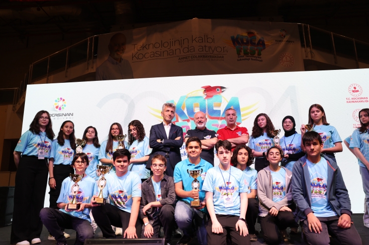 BAŞKAN ÇOLAKBAYRAKDAR, “KOCAFEST İLE DİKTİĞİMİZ DİJİTAL FİDANLAR, ÜLKEMİZE BÜYÜK KATKI SAĞLAYACAK”