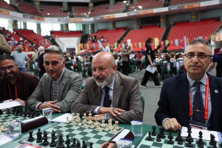 BAŞKAN ÇOLAKBAYRAKDAR, “ÇOCUKLARIMIZIN FİZİKSEL VE ZİHİNSEL GELİŞİMİNE BÜYÜK KATKI SAĞLIYORUZ”
