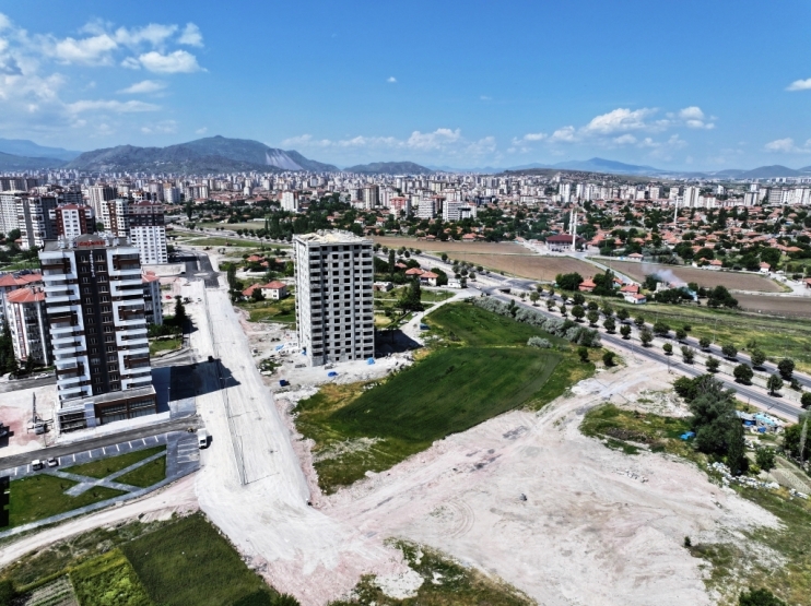 BAŞKAN ÇOLAKBAYRAKDAR, “KENTSEL DÖNÜŞÜMLE MODERNLEŞEN SEYRANİ, DAHA DA GÜZEL OLACAK”