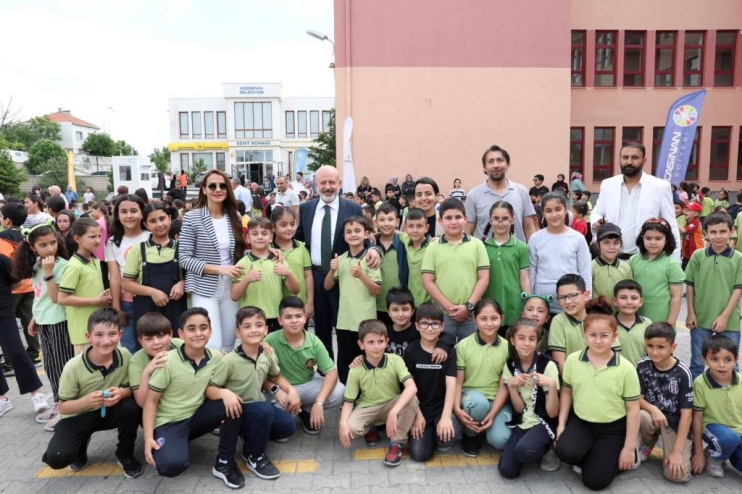 BAŞKAN ÇOLAKBAYRAKDAR, “HİZMETLERİMİZLE ÇOCUKLARIMIZIN GELECEĞİNİ İNŞA EDİYORUZ”