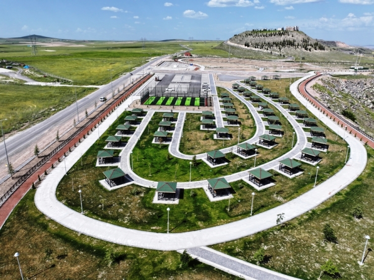 BAŞKAN ÇOLAKBAYRAKDAR, "EN GÜZEL ŞEHİR MANZARALI MİLLET BAHÇESİ, 7DEN 70E HERKESİN FAVORİ ADRESİ OLACAK"