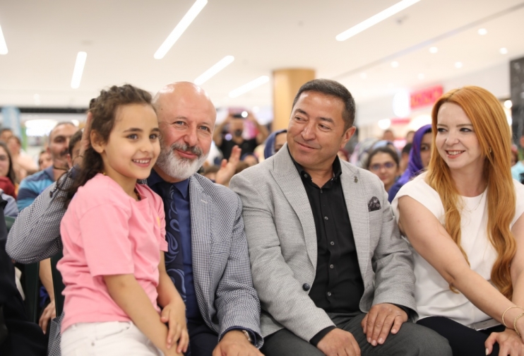 BAŞKAN ÇOLAKBAYRAKDAR, “HER ALANDA GENÇLERİMİZİN VE EVLATLARIMIZIN YANINDAYIZ”