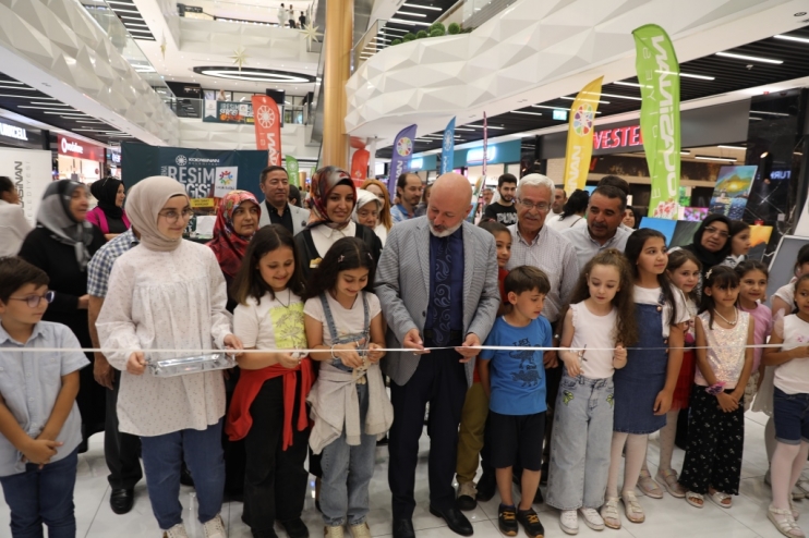 BAŞKAN ÇOLAKBAYRAKDAR, “HER ALANDA GENÇLERİMİZİN VE EVLATLARIMIZIN YANINDAYIZ”