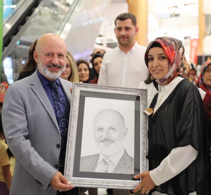 BAŞKAN ÇOLAKBAYRAKDAR, “HER ALANDA GENÇLERİMİZİN VE EVLATLARIMIZIN YANINDAYIZ”