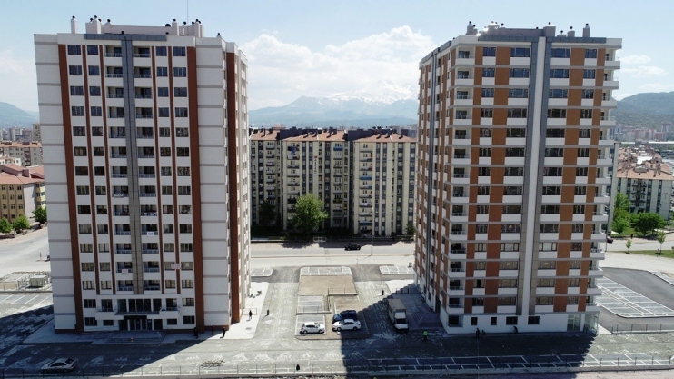 BAŞKAN ÇOLAKBAYRAKDAR, “TÜRKİYE’DE KENDİ İMKÂNLARIYLA DÖNÜŞÜM YAPAN TEK BELEDİYEYİZ”
