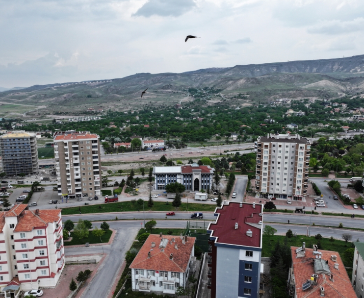 BAŞKAN ÇOLAKBAYRAKDAR, “ŞEHRİMİZE HER YAŞ GRUBUNU CEZBEDECEK, YENİ BİR KÜTÜPHANE KAZANDIRIYORUZ”