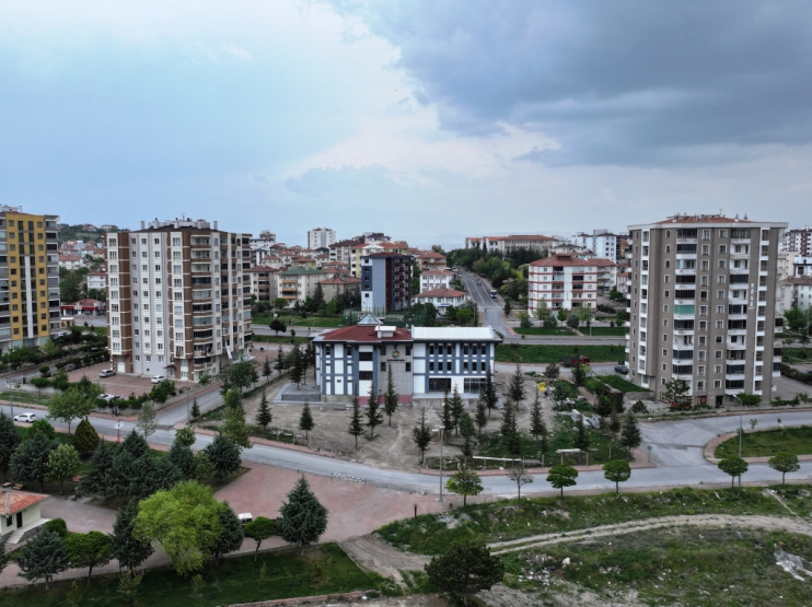 BAŞKAN ÇOLAKBAYRAKDAR, “ŞEHRİMİZE HER YAŞ GRUBUNU CEZBEDECEK, YENİ BİR KÜTÜPHANE KAZANDIRIYORUZ”