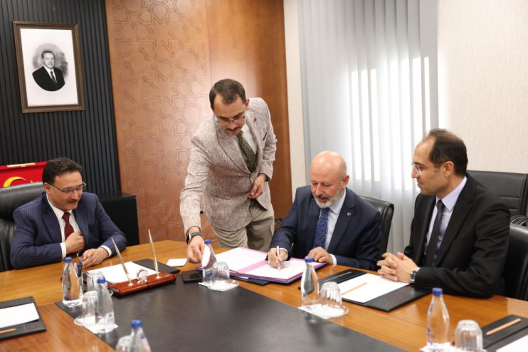 BAŞKAN ÇOLAKBAYRAKDAR, “KOCASİNAN’I HER ALANDA KALKINDIRIYORUZ”