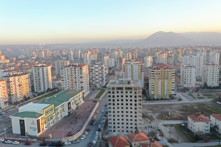 BAŞKAN ÇOLAKBAYRAKDAR, “KENTSEL DÖNÜŞÜMLE ŞEHRİ, DAHA DİRENÇLİ HALE GETİRİYORUZ”