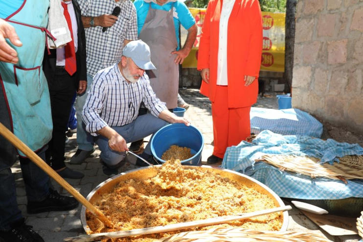 BAŞKAN ÇOLAKBAYRAKDAR, SILA-İ RAHİM ŞENLİĞİNDE