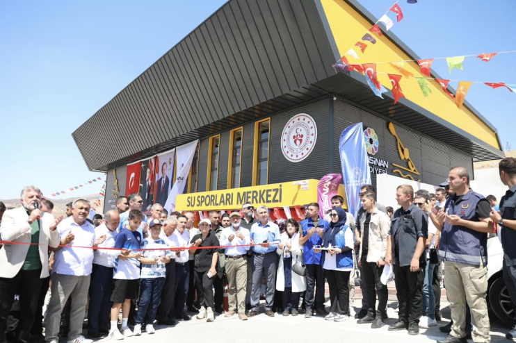BAŞKAN ÇOLAKBAYRAKDAR, “SU SPORLARI HER ÇEŞİDİNİN YAPILABİLECEĞİ MUHTEŞEM TESİS, HAYIRLI OLSUN”