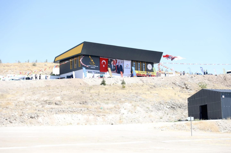 BAŞKAN ÇOLAKBAYRAKDAR, “SU SPORLARI HER ÇEŞİDİNİN YAPILABİLECEĞİ MUHTEŞEM TESİS, HAYIRLI OLSUN”
