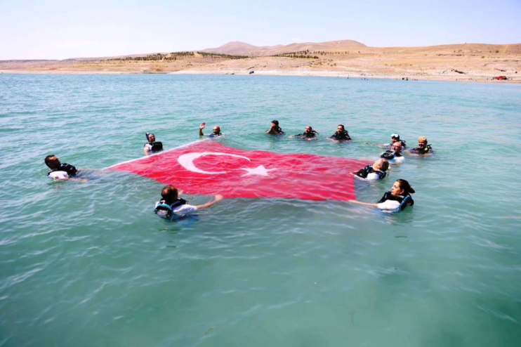 BAŞKAN ÇOLAKBAYRAKDAR, "KUŞÇU, FARKLI PROJE İLE TÜRKİYE’NİN GÖZDE MEKÂNLARINDAN BİRİ HALİNE GELECEK"