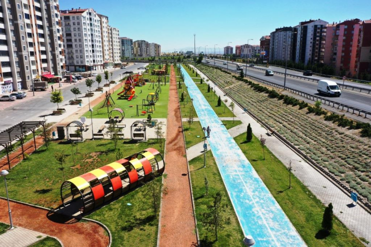 BAŞKAN ÇOLAKBAYRAKDAR, “ÇOCUKLARIN HAYALLERİNİ SÜSLEYEN PARKLAR, İNŞA EDİYORUZ”