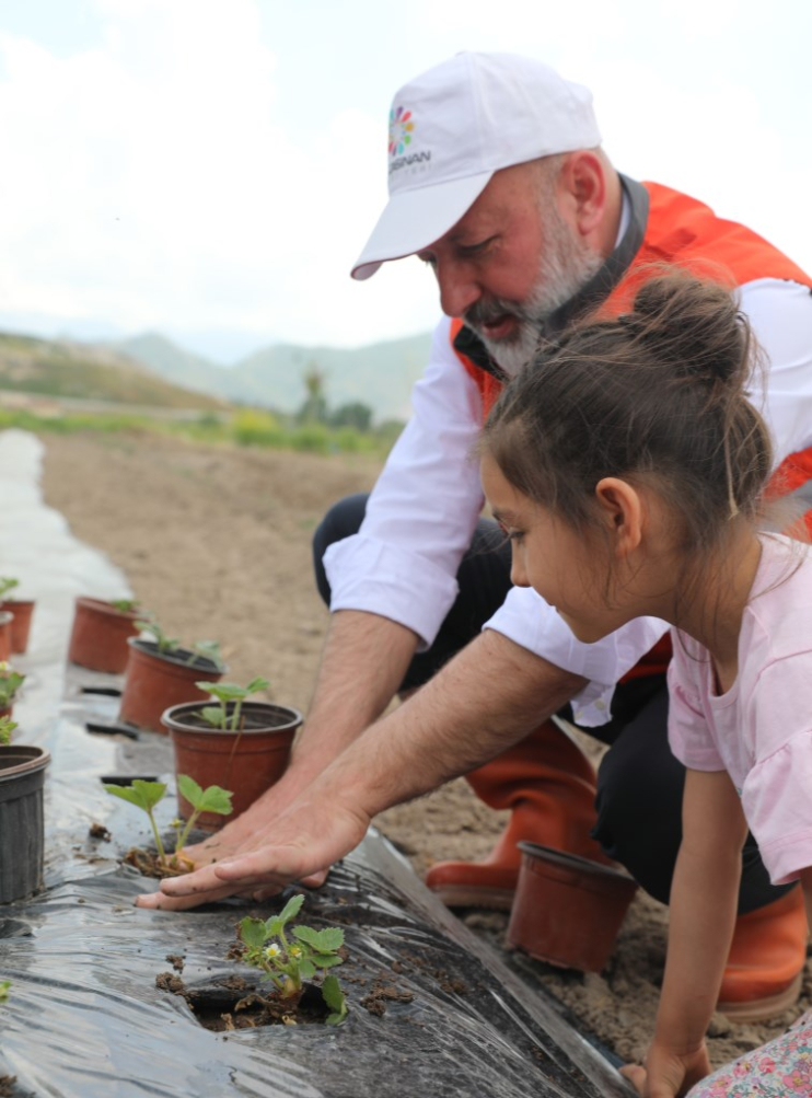 BAŞKAN ÇOLAKBAYRAKDAR, “KENTİN KALBİNDE TARIM İLE TÜRKİYE İÇİN İLHAM VERİCİ BİR MODEL OLDUK”