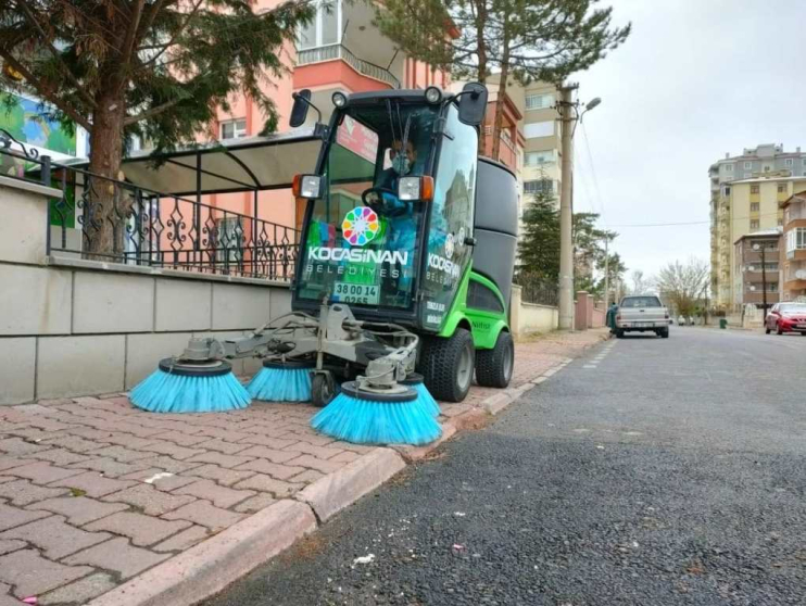 DAHA TEMİZ BİR KOCASİNAN İÇİN TEMİZLİK SEFERBERLİĞİ SÜRÜYOR